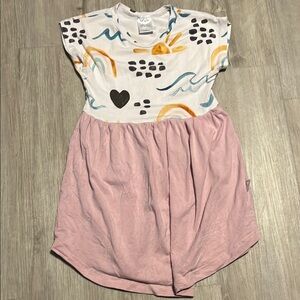 Vi & Jax White Graphic Tee with Black and Blue Accents